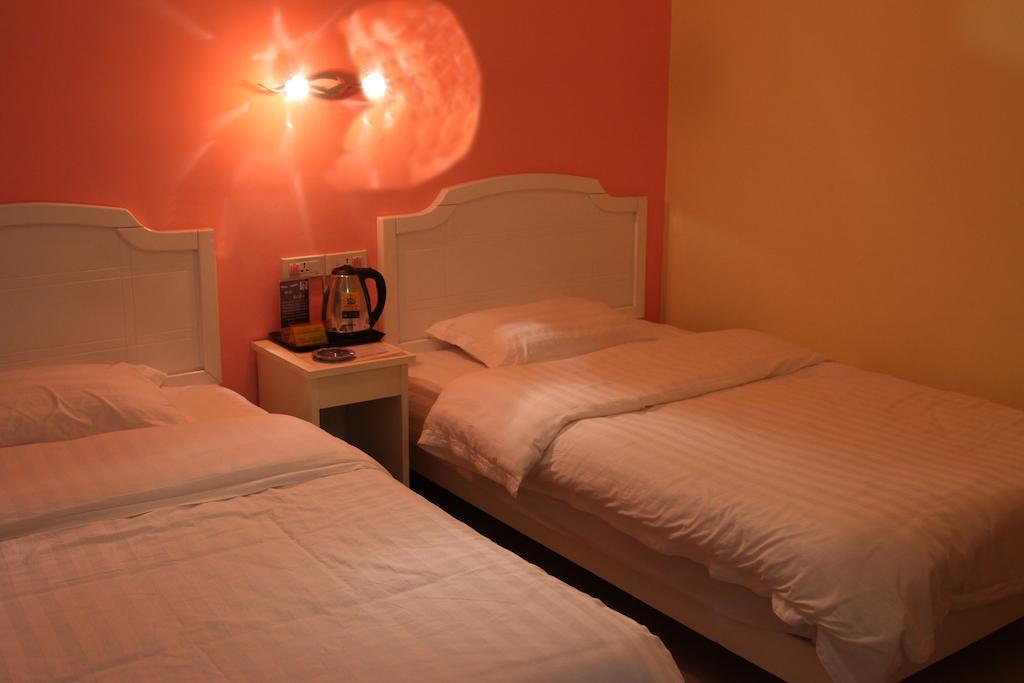 Yangshuo Romantic Inn Янгшуо Екстериор снимка