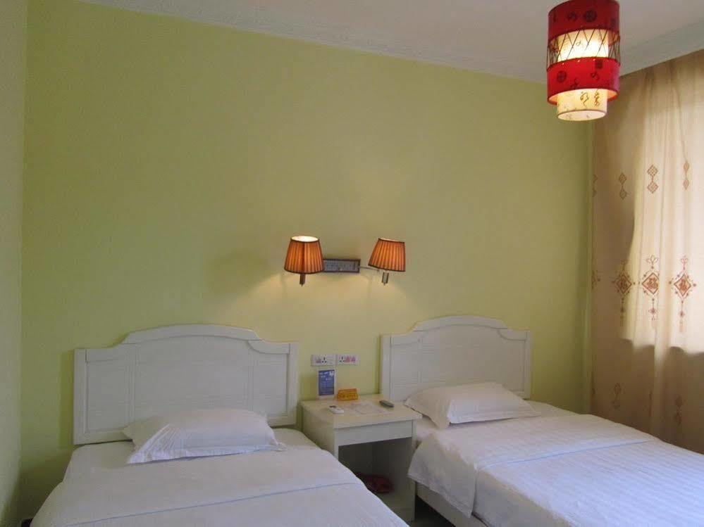 Yangshuo Romantic Inn Янгшуо Екстериор снимка