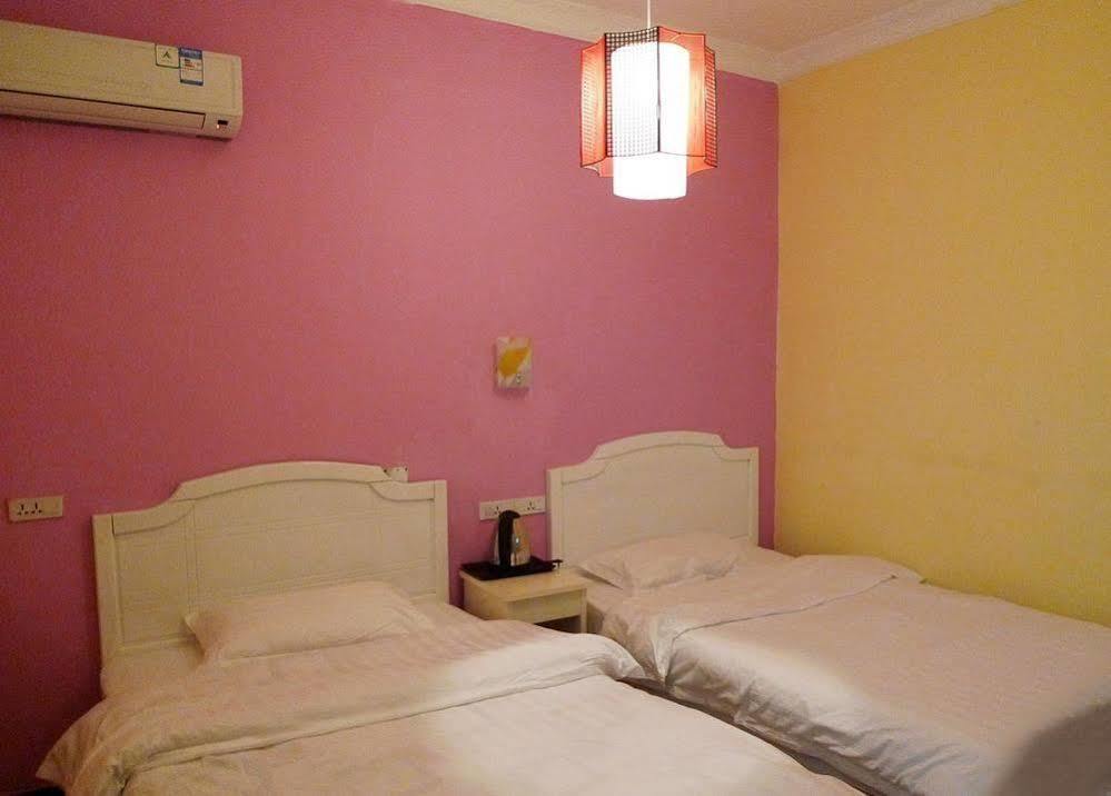 Yangshuo Romantic Inn Янгшуо Екстериор снимка
