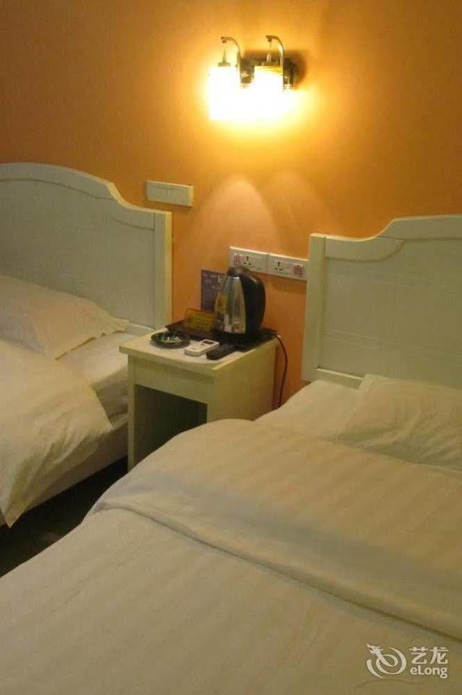 Yangshuo Romantic Inn Янгшуо Екстериор снимка